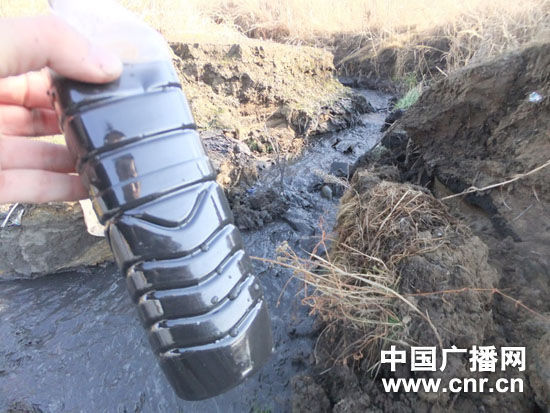 排水口處的水  