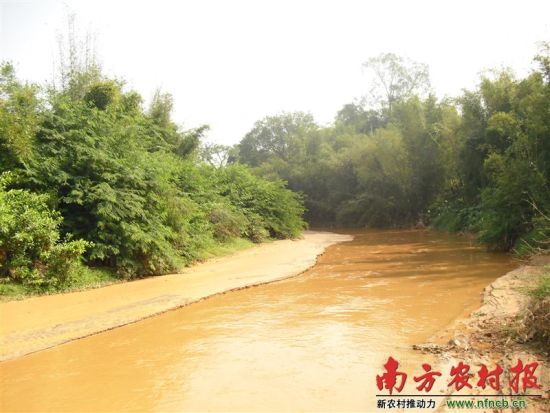 從清湖橋流下來(lái)的河水，流入清湖河(平定段)，最終匯入羅江