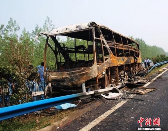 據(jù)央視報(bào)道，已有41人在此次事故中死亡。中新社發(fā) 豫分 攝