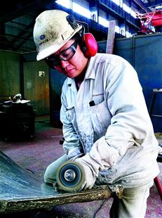 湖北高危企業(yè)工人安全意識差　嚴(yán)重影響健康3
