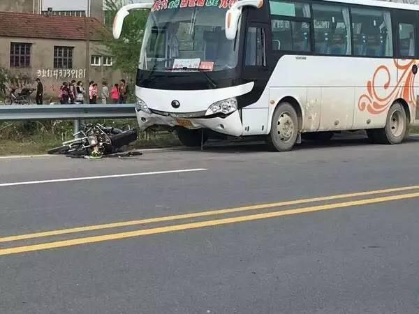 黃梅發(fā)生重大交通事故 造成3人死亡數(shù)人受傷 黃梅發(fā)生重大交通事故 造成3人死亡數(shù)人受傷