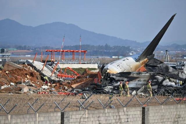 韓國(guó)墜機(jī)事故致179人遇難、2人獲救