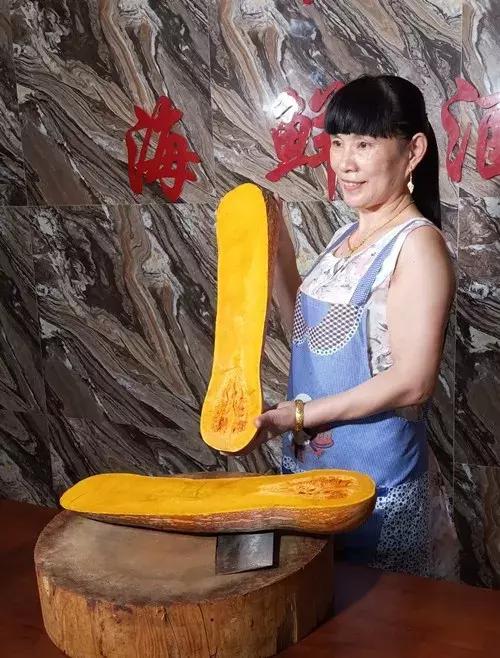 種南瓜竟然種出“麻煩”了，瓜販搶購，電視臺記者也趕來了